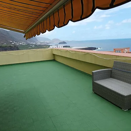 Lägenhet Mit Schoener Aussicht Und Terrasse